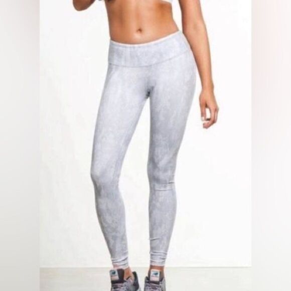 Alo Yoga Vapor Python Snakeskin Print Leggings size medium - Picture 1 of 10